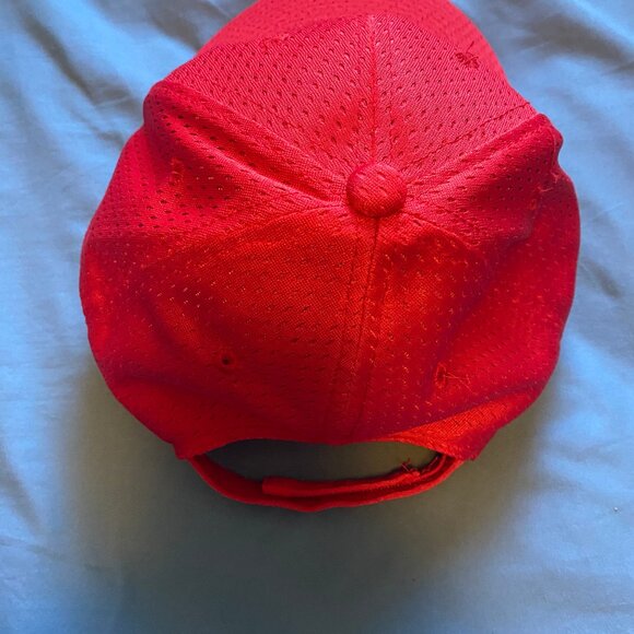 Team Canada AJM Full Fit, Adjustable Golf Sport Cap Hat Red Polyester Like NEW - Picture 4 of 5